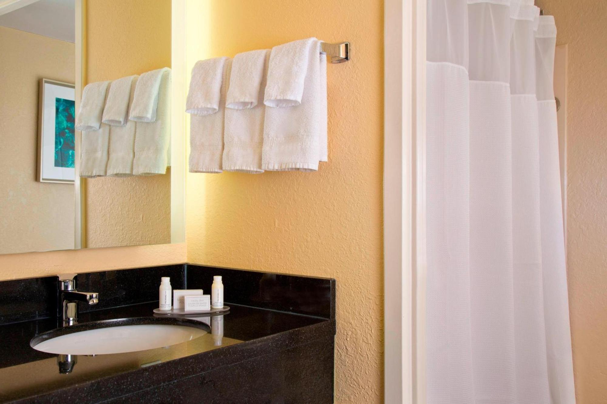 Fairfield Inn & Suites By Marriott Orlando Lake Buena Vista In The Marriott Village Экстерьер фото